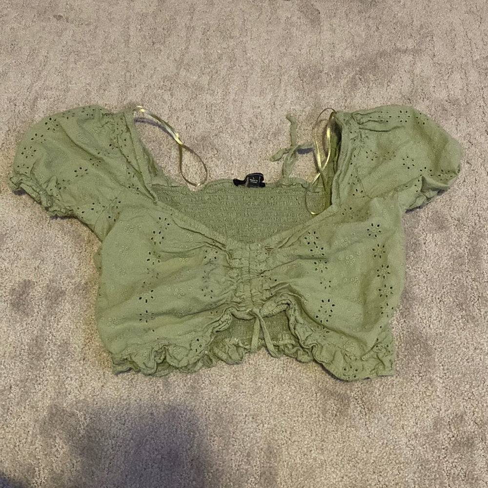 green crop top